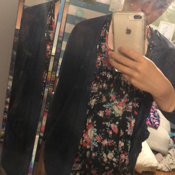 Flowy floral tank top - Picture 3 of 3